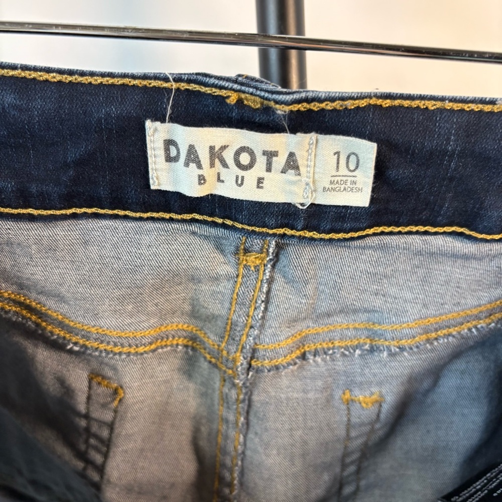Dakota Blue - Womens Dark Blue Stretchy Denim Jean Shorts; Size 10 - Picture 3 of 5